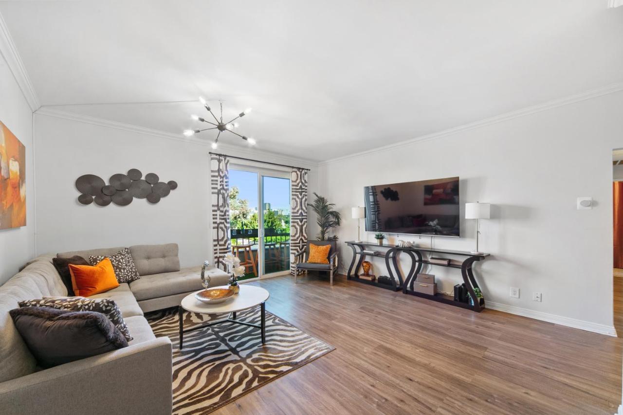 Beverly Hills 2 Bed 2 Bath Penthouse With Den And Parking 414 Los Angeles Exteriör bild