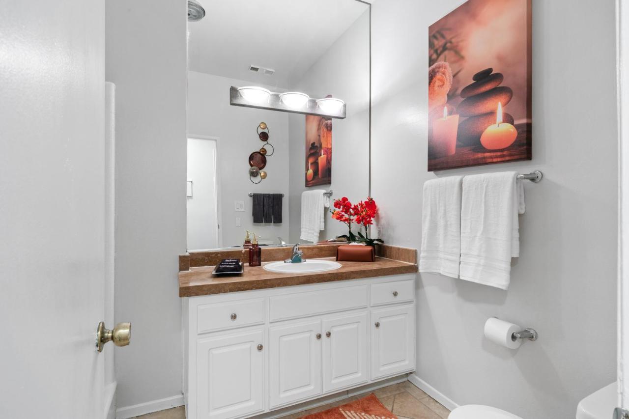 Beverly Hills 2 Bed 2 Bath Penthouse With Den And Parking 414 Los Angeles Exteriör bild