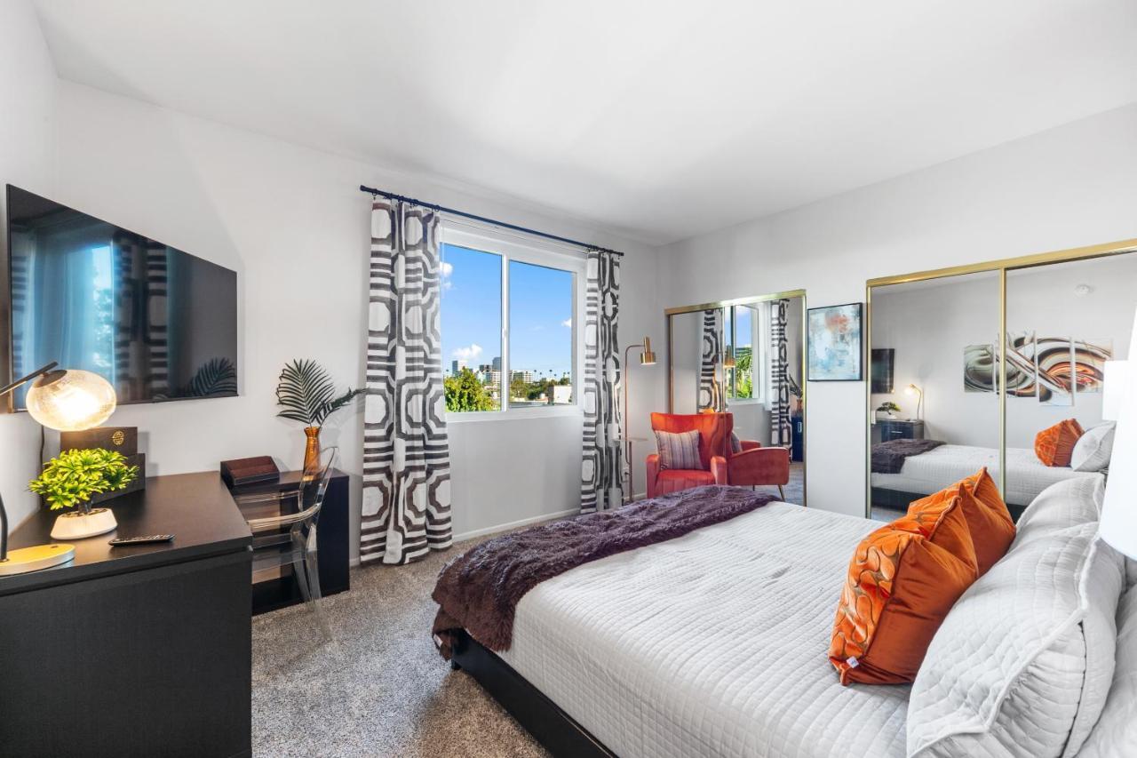 Beverly Hills 2 Bed 2 Bath Penthouse With Den And Parking 414 Los Angeles Exteriör bild
